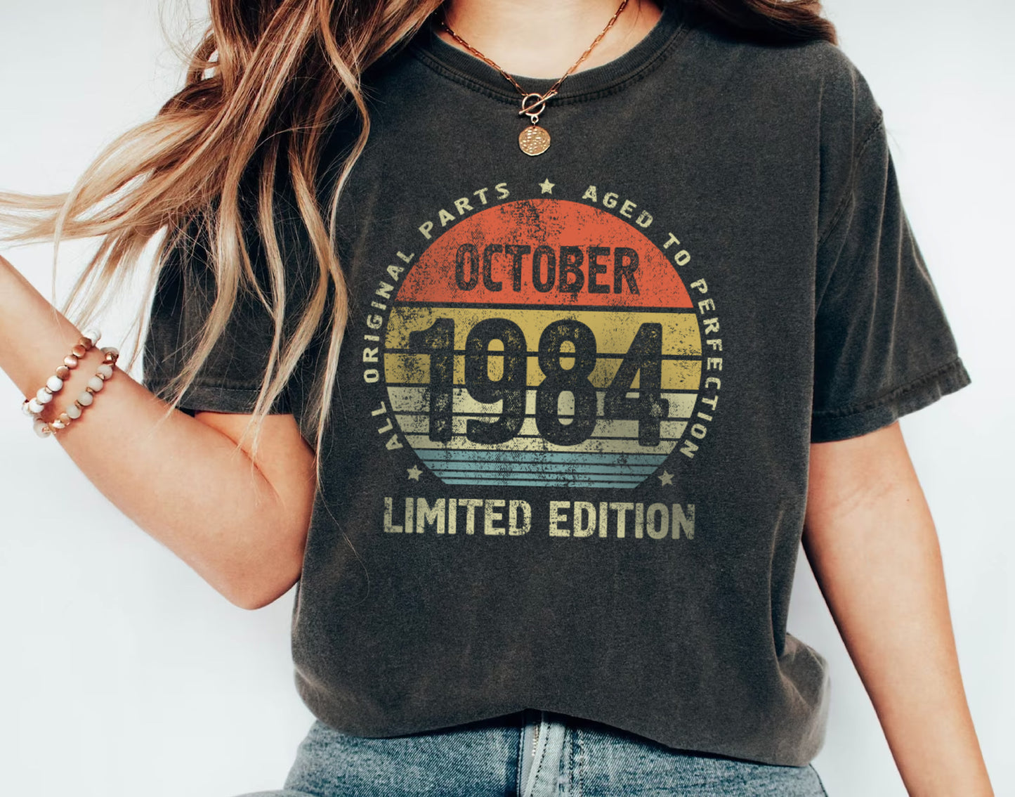 October 1984 birthday Gift t-shirt for Men or Women, Turning 40 Celebration Tee, Made in 1984 Party Shirt, All Original Parts Aged to Perfection